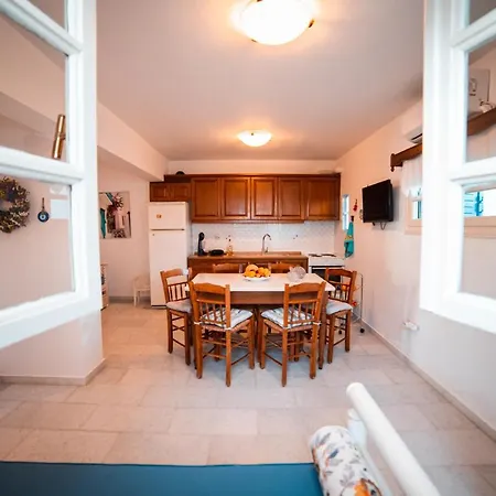 アパート Kastraki Family House