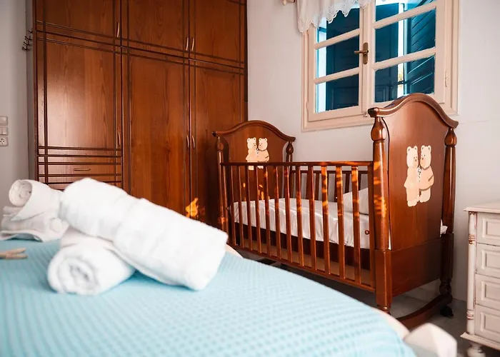 Kastraki Family House *