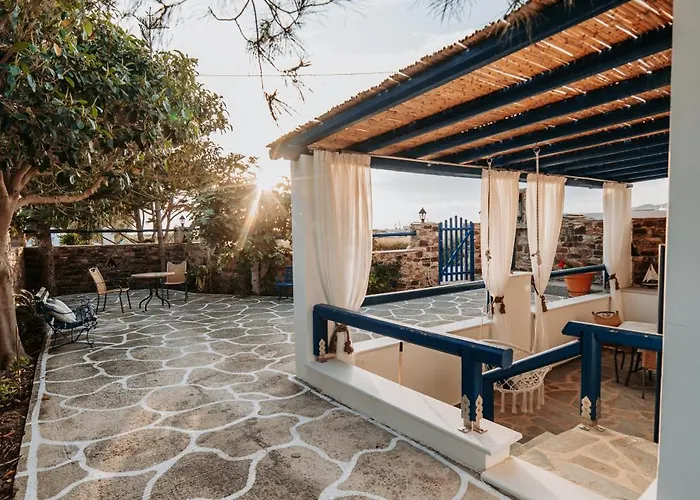 Kastraki Family House