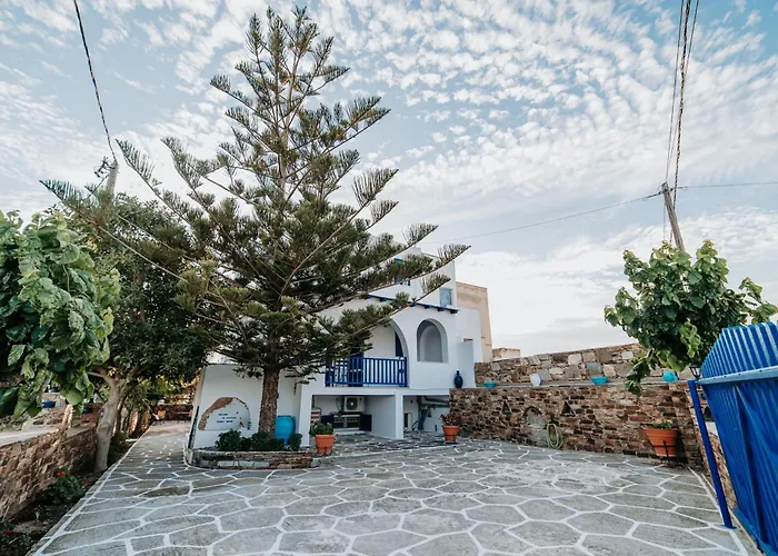 Kastraki Family House *